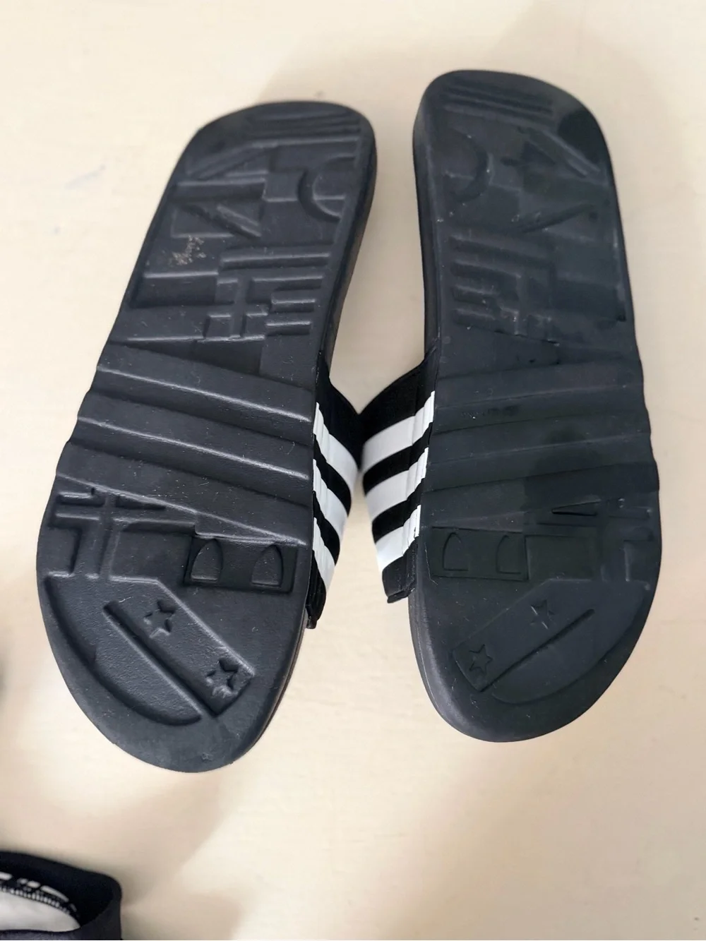 Adidas Adissage Slides Men’s Size 13 Black White Massage Footbed 078260